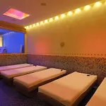 Seaside - Poolside Getaway Apartment Bibione