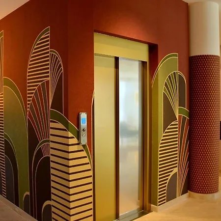 Daire Seaside - Poolside Getaway *