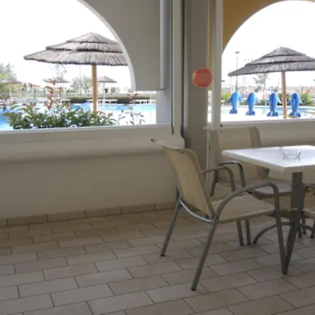 Seaside - Poolside Getaway Apartment Bibione