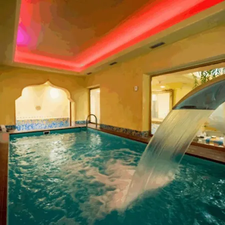 Seaside - Poolside Getaway *