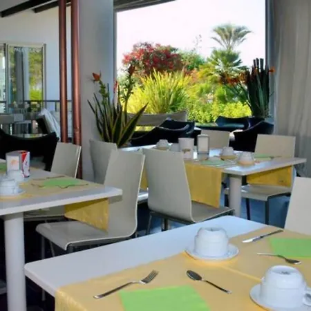 Seaside - Poolside Getaway Appartement *